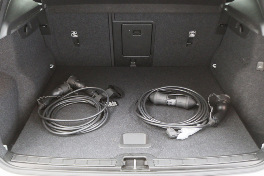 Volvo XC40 1.5 T4 Plug-in Hybrid Inscription Expression Climate, Cruise, Camera, Apple Carplay, DAB, PDC, LED, 18''