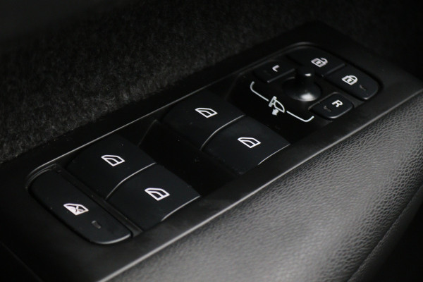 Volvo XC40 1.5 T4 Plug-in Hybrid Inscription Expression Climate, Cruise, Camera, Apple Carplay, DAB, PDC, LED, 18''