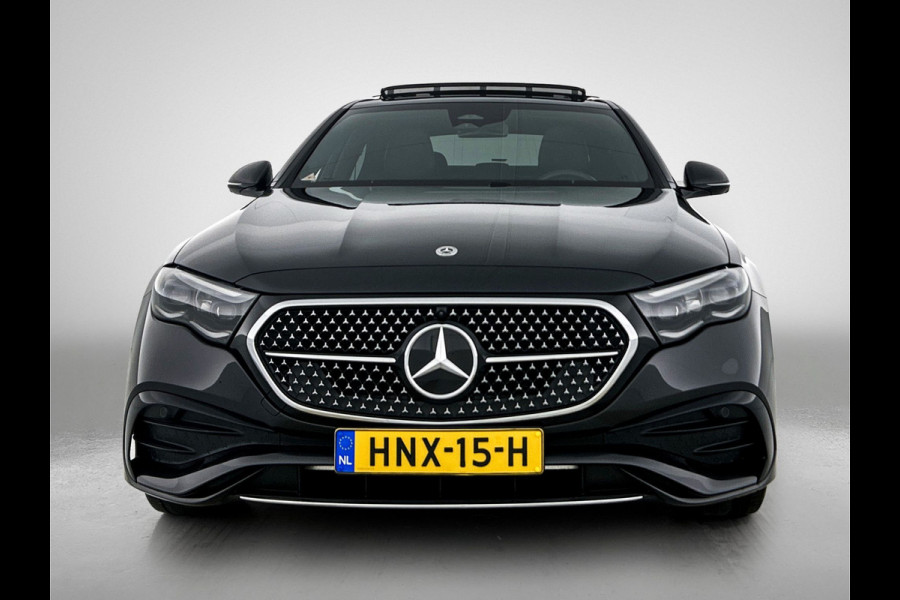 Mercedes-Benz E-Klasse 300 e Sport Edition AMG Line | Panorama Schuif-Kanteldak | Distronic | Lederen bekleding | Alarm | Parkeerpakket met 360°-camera | 20 Inch AMG Velgen. Inclusief 24 maanden MB Certified garantie voor Europa.