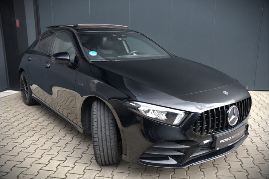 Mercedes-Benz A-Klasse 250 e Premium Plus | Panoramadak | Ambiance Verlichting | Stoelverwarming | Camera | Navigatie | Apple Carplay | Keyless | Cruise Control | DAB |