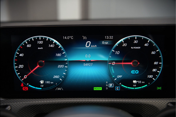 Mercedes-Benz A-Klasse 250 e Premium Plus | Panoramadak | Ambiance Verlichting | Stoelverwarming | Camera | Navigatie | Apple Carplay | Keyless | Cruise Control | DAB |