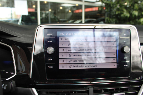 Volkswagen T-Roc Cabrio 1.5 TSI 150PK DSG R-LINE SPORT NAVI/LED/CARPLAY/TREKHAAK