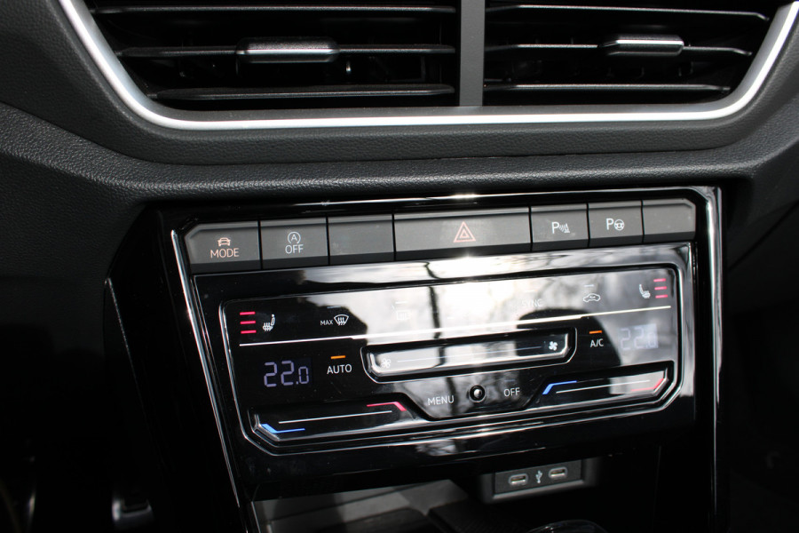 Volkswagen T-Roc Cabrio 1.5 TSI 150PK DSG R-LINE SPORT NAVI/LED/CARPLAY/TREKHAAK