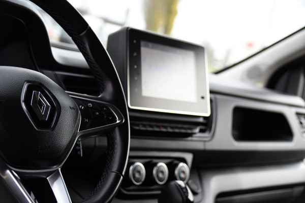 Renault Trafic 2.0 dCi 150 T30 L2H1 PB Edition Camera, Cruise, Carplay, LED, 150pk, Leder, Trekhaak, Automaat, Multimedia, Uniek!