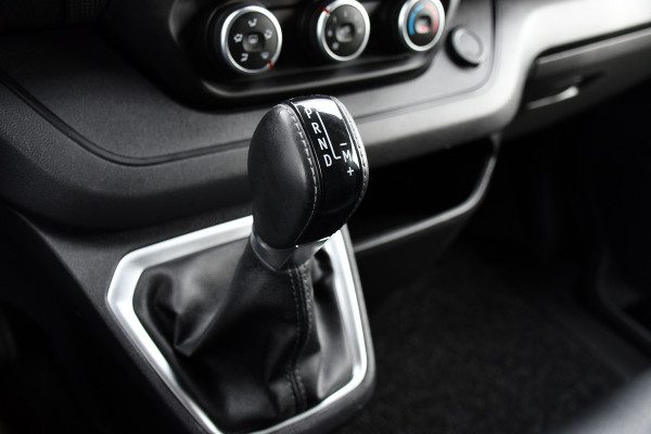 Renault Trafic 2.0 dCi 150 T30 L2H1 PB Edition Camera, Cruise, Carplay, LED, 150pk, Leder, Trekhaak, Automaat, Multimedia, Uniek!