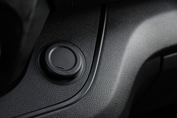 Renault Trafic 2.0 dCi 150 T30 L2H1 PB Edition Camera, Cruise, Carplay, LED, 150pk, Leder, Trekhaak, Automaat, Multimedia, Uniek!