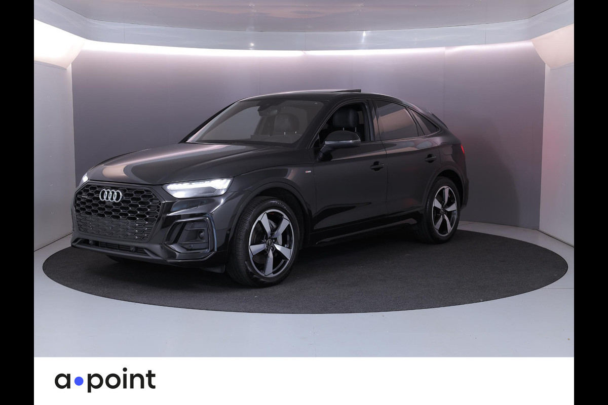 Audi Q5 Sportback 55 TFSI e S edition Competition 367 pk S-tronic | Verlengde garantie | Navigatie | Panoramadak | Parkeersensoren (Park assist) | Rondomzicht camera | Lederen bekleding | S-Line |