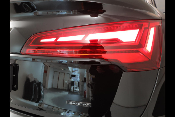 Audi Q5 Sportback 55 TFSI e S edition Competition 367 pk S-tronic | Verlengde garantie | Navigatie | Panoramadak | Parkeersensoren (Park assist) | Rondomzicht camera | Lederen bekleding | S-Line |