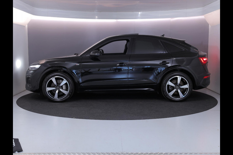 Audi Q5 Sportback 55 TFSI e S edition Competition 367 pk S-tronic | Verlengde garantie | Navigatie | Panoramadak | Parkeersensoren (Park assist) | Rondomzicht camera | Lederen bekleding | S-Line |