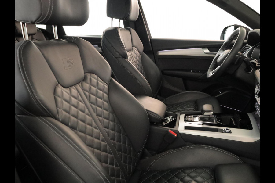 Audi Q5 Sportback 55 TFSI e S edition Competition 367 pk S-tronic | Verlengde garantie | Navigatie | Panoramadak | Parkeersensoren (Park assist) | Rondomzicht camera | Lederen bekleding | S-Line |