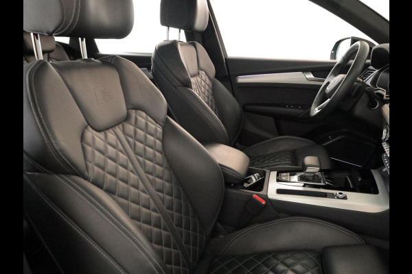 Audi Q5 Sportback 55 TFSI e S edition Competition 367 pk S-tronic | Verlengde garantie | Navigatie | Panoramadak | Parkeersensoren (Park assist) | Rondomzicht camera | Lederen bekleding | S-Line |