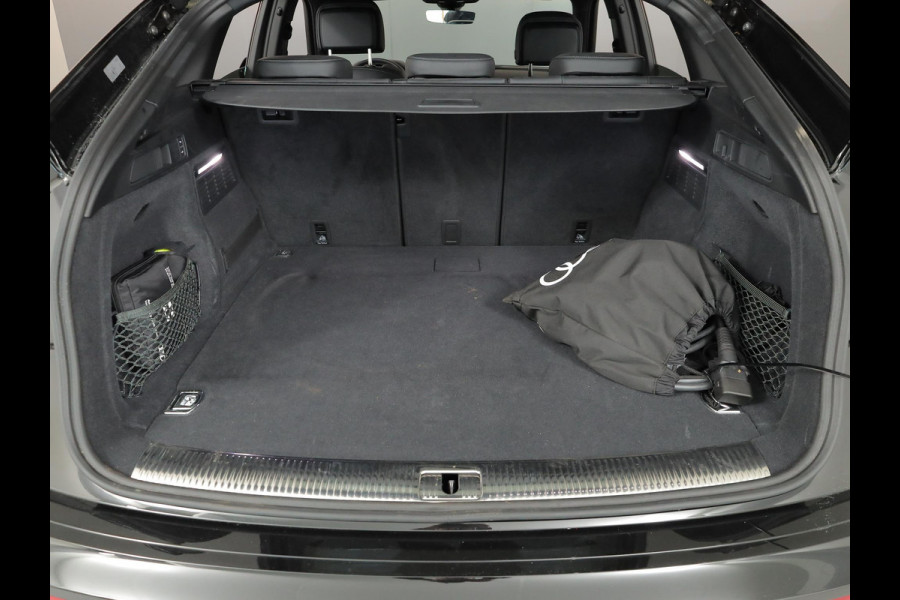 Audi Q5 Sportback 55 TFSI e S edition Competition 367 pk S-tronic | Verlengde garantie | Navigatie | Panoramadak | Parkeersensoren (Park assist) | Rondomzicht camera | Lederen bekleding | S-Line |