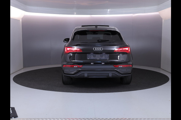 Audi Q5 Sportback 55 TFSI e S edition Competition 367 pk S-tronic | Verlengde garantie | Navigatie | Panoramadak | Parkeersensoren (Park assist) | Rondomzicht camera | Lederen bekleding | S-Line |