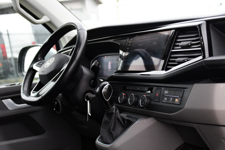 Volkswagen Transporter 2.0 TDI L2H1 30 DC Bulli Virtual, Adaptieve Cruise, Camera, Carplay, LED, Elektrische deur, Standkachel, Stoelverwarming, Trekhaak, Uniek!