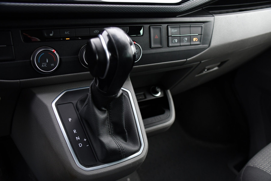 Volkswagen Transporter 2.0 TDI L2H1 30 DC Bulli Virtual, Adaptieve Cruise, Camera, Carplay, LED, Elektrische deur, Standkachel, Stoelverwarming, Trekhaak, Uniek!