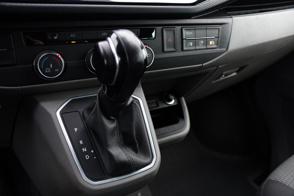Volkswagen Transporter 2.0 TDI L2H1 30 DC Bulli Virtual, Adaptieve Cruise, Camera, Carplay, LED, Elektrische deur, Standkachel, Stoelverwarming, Trekhaak, Uniek!