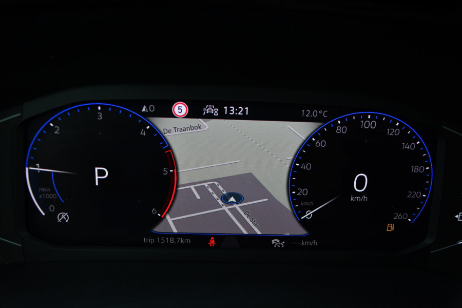 Volkswagen Transporter 2.0 TDI L2H1 30 DC Bulli Virtual, Adaptieve Cruise, Camera, Carplay, LED, Elektrische deur, Standkachel, Stoelverwarming, Trekhaak, Uniek!