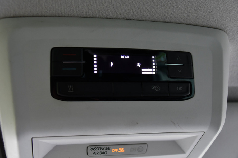 Volkswagen Transporter 2.0 TDI L2H1 30 DC Bulli Virtual, Adaptieve Cruise, Camera, Carplay, LED, Elektrische deur, Standkachel, Stoelverwarming, Trekhaak, Uniek!