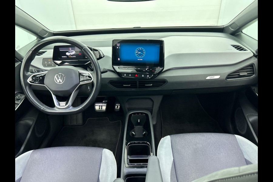 Volkswagen ID.3 First Plus 58 kWh Airco Navi Carplay 19" LM Velgen Adaptive Cruise Control LED Matrix IQ Light DAB+ Alcantara PDC VA + Camera Stoel/Stuurwielverwarming