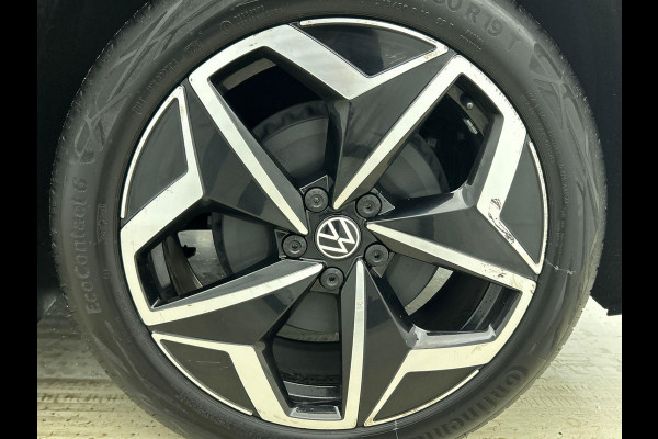 Volkswagen ID.3 First Plus 58 kWh Airco Navi Carplay 19" LM Velgen Adaptive Cruise Control LED Matrix IQ Light DAB+ Alcantara PDC VA + Camera Stoel/Stuurwielverwarming