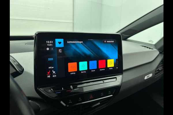 Volkswagen ID.3 First Plus 58 kWh Airco Navi Carplay 19" LM Velgen Adaptive Cruise Control LED Matrix IQ Light DAB+ Alcantara PDC VA + Camera Stoel/Stuurwielverwarming