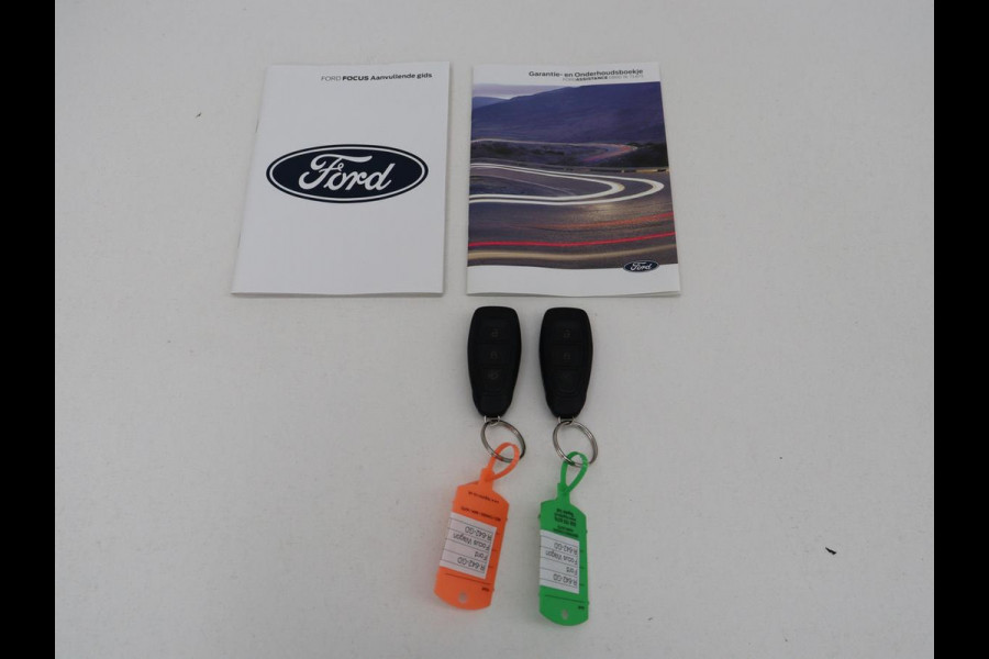 Ford Focus 1.0 EcoBoost ST Line X | Carplay | Camera | Keyless | Full LED | Navigatie | Climate control | Sportstoelen | Parkeerhulp | Bluetooth | Cruise control