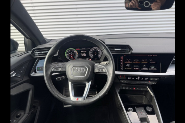 Audi A3 Sportback 40 TFSI e Edition S-line,Leder/Alcantara,Virtueel/Camera,Carplay,Navigatie,Cruisecontrol