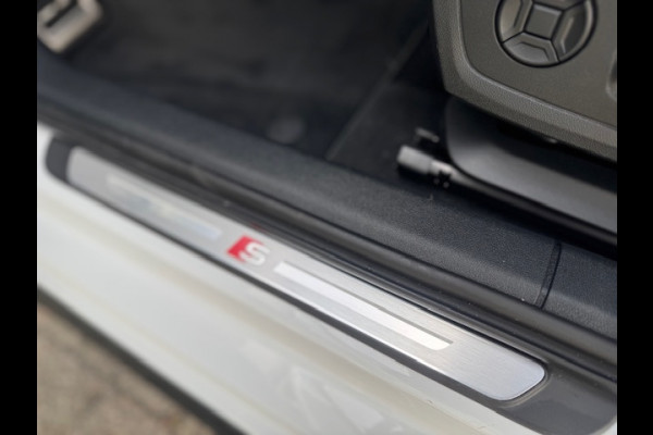 Audi A3 Sportback 40 TFSI e Edition S-line,Leder/Alcantara,Virtueel/Camera,Carplay,Navigatie,Cruisecontrol