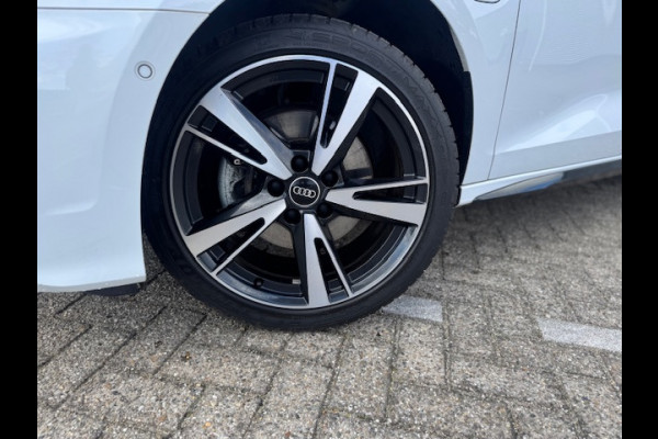 Audi A3 Sportback 40 TFSI e Edition S-line,Leder/Alcantara,Virtueel/Camera,Carplay,Navigatie,Cruisecontrol