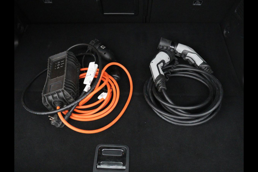 Opel Grandland X 1.6 Turbo Hybrid Elegance | Leder | Adaptive cruise | Trekhaak | Stuurverwarming | Carplay | Navigatie | Full LED | Camera | Climate control | PHEV | Plug In