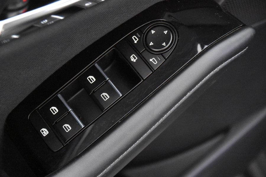 Mazda CX-30 2.0 e-SkyActiv-X M Hybrid *1ste Eigenaar*Navigatie*Stoelverw.*