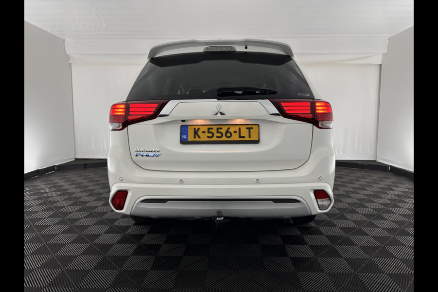Mitsubishi Outlander 2.4 PHEV Pure (INCL-BTW) *AUT | FULL-LED | KEYLESS | CAMERA | HEATED-COMFORTSEATS | ECC | SHIFTPADDLES | PDC | CRUISE | PRIVACY-GLASS | DAB | TOWBAR | 16''ALU*