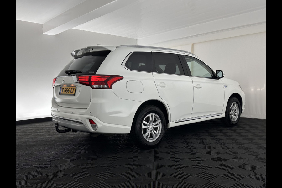 Mitsubishi Outlander 2.4 PHEV Pure (INCL-BTW) *AUT | FULL-LED | KEYLESS | CAMERA | HEATED-COMFORTSEATS | ECC | SHIFTPADDLES | PDC | CRUISE | PRIVACY-GLASS | DAB | TOWBAR | 16''ALU*