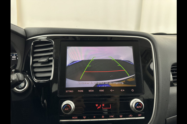 Mitsubishi Outlander 2.4 PHEV Pure (INCL-BTW) *AUT | FULL-LED | KEYLESS | CAMERA | HEATED-COMFORTSEATS | ECC | SHIFTPADDLES | PDC | CRUISE | PRIVACY-GLASS | DAB | TOWBAR | 16''ALU*