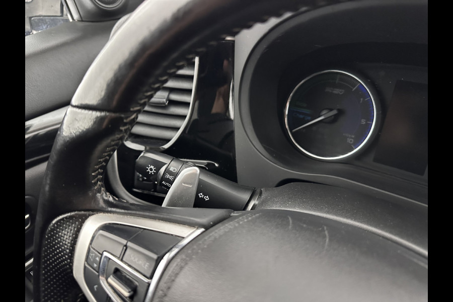 Mitsubishi Outlander 2.4 PHEV Pure (INCL-BTW) *AUT | FULL-LED | KEYLESS | CAMERA | HEATED-COMFORTSEATS | ECC | SHIFTPADDLES | PDC | CRUISE | PRIVACY-GLASS | DAB | TOWBAR | 16''ALU*