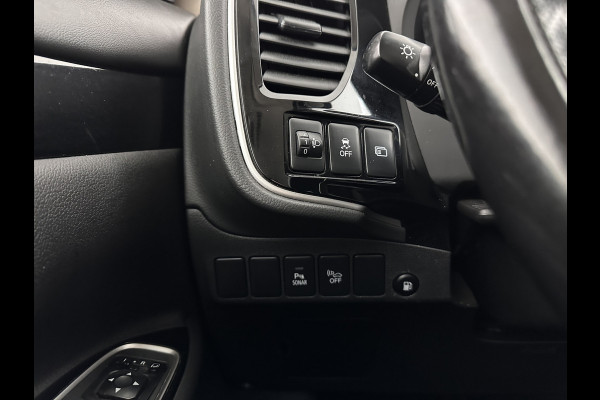 Mitsubishi Outlander 2.4 PHEV Pure (INCL-BTW) *AUT | FULL-LED | KEYLESS | CAMERA | HEATED-COMFORTSEATS | ECC | SHIFTPADDLES | PDC | CRUISE | PRIVACY-GLASS | DAB | TOWBAR | 16''ALU*