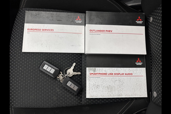 Mitsubishi Outlander 2.4 PHEV Pure (INCL-BTW) *AUT | FULL-LED | KEYLESS | CAMERA | HEATED-COMFORTSEATS | ECC | SHIFTPADDLES | PDC | CRUISE | PRIVACY-GLASS | DAB | TOWBAR | 16''ALU*