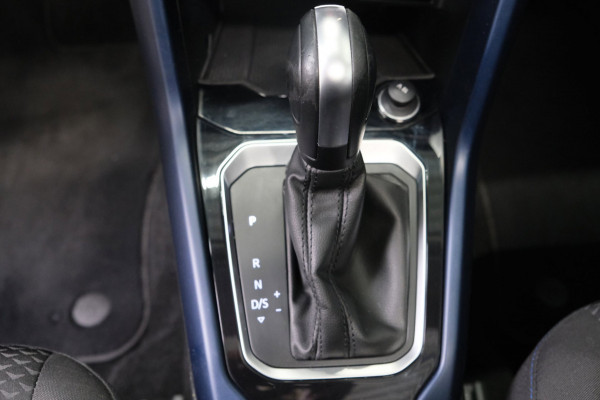 Volkswagen T-Roc 1.5 TSI Sport Business R-Line Automaat - Airco, Cruise, Panodak, Carplay, Virtual Display, PDC, Navi.