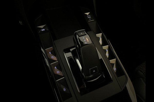 DS DS 3 Crossback 1.2 PureTech Performance Line AIRCO NAVI CRUISE ELEK RAMEN CENT VERG ZWARTE VELGEN PRIVACYGLAS ZEER NETTE AUTO