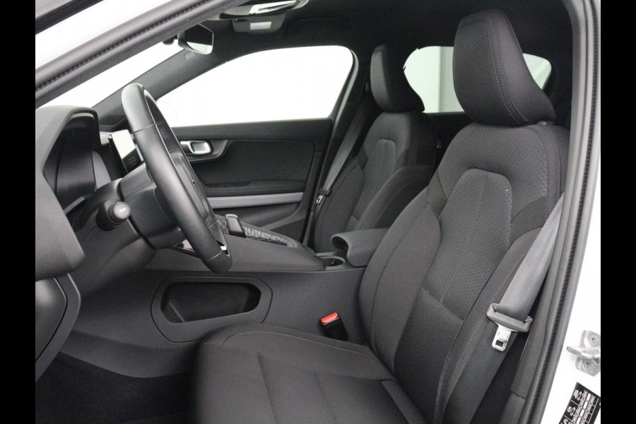 Polestar 2 Long Range Single Motor 69 kWh | Stoelverwarming | 360 Camera | Adaptive cruise | Park Assist | Carplay | Full LED | Keyless | Full LED | Navigatie