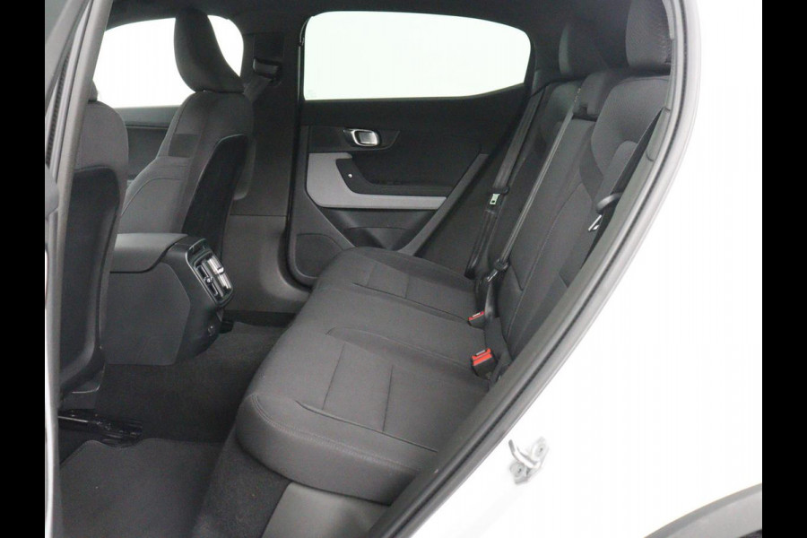 Polestar 2 Long Range Single Motor 69 kWh | Stoelverwarming | 360 Camera | Adaptive cruise | Park Assist | Carplay | Full LED | Keyless | Full LED | Navigatie