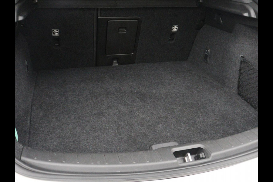 Polestar 2 Long Range Single Motor 69 kWh | Stoelverwarming | 360 Camera | Adaptive cruise | Park Assist | Carplay | Full LED | Keyless | Full LED | Navigatie