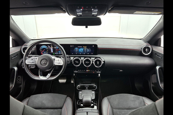 Mercedes-Benz CLA-Klasse Shooting Brake 250 e AMG Line WIDE-SCREEN | CAMERA | STOELVERWARMING