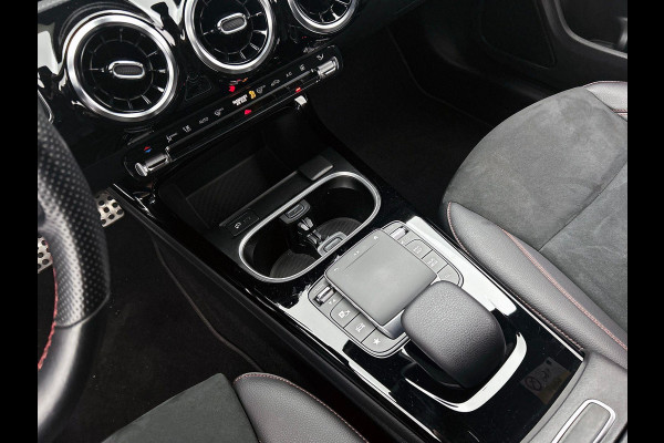 Mercedes-Benz CLA-Klasse Shooting Brake 250 e AMG Line WIDE-SCREEN | CAMERA | STOELVERWARMING