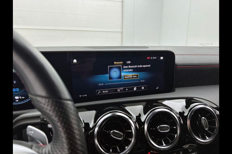Mercedes-Benz CLA-Klasse Shooting Brake 250 e AMG Line WIDE-SCREEN | CAMERA | STOELVERWARMING