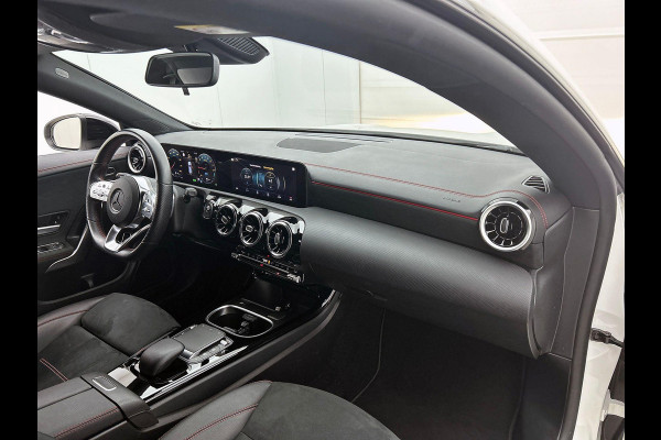 Mercedes-Benz CLA-Klasse Shooting Brake 250 e AMG Line WIDE-SCREEN | CAMERA | STOELVERWARMING