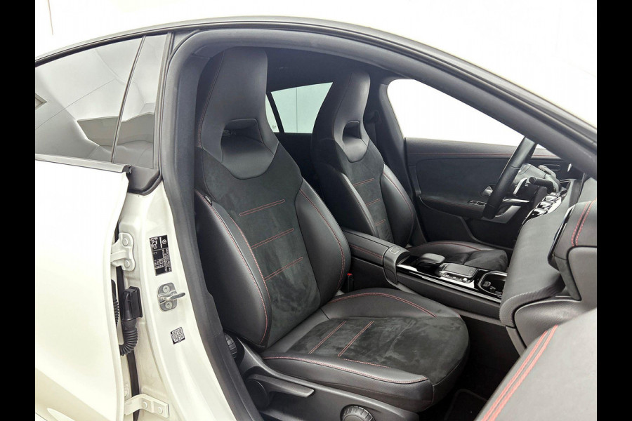 Mercedes-Benz CLA-Klasse Shooting Brake 250 e AMG Line WIDE-SCREEN | CAMERA | STOELVERWARMING
