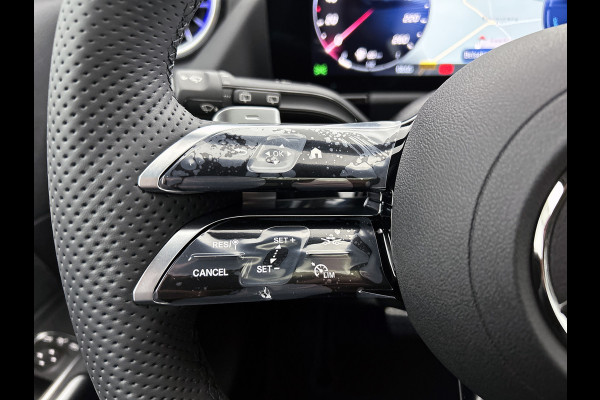 Mercedes-Benz GLA 250 e Business Solution AMG | AMG Line Plus pakket | Nightpakket | Head-up display | MULTIBEAM LED | 360° camera | Panoramaschuifdak | 20 inch AMG velgen | Augmented Reality navigatie |