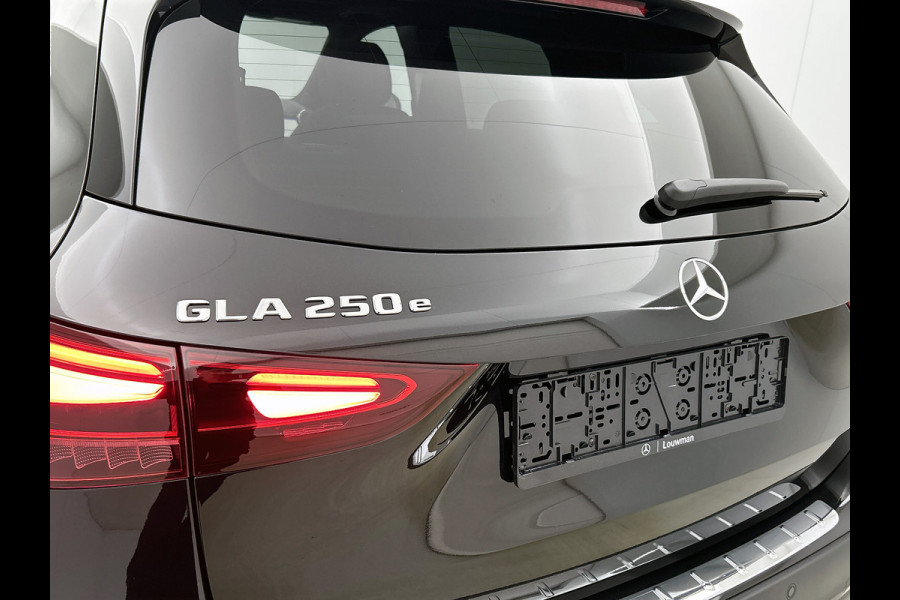 Mercedes-Benz GLA 250 e Business Solution AMG | AMG Line Plus pakket | Nightpakket | Head-up display | MULTIBEAM LED | 360° camera | Panoramaschuifdak | 20 inch AMG velgen | Augmented Reality navigatie |