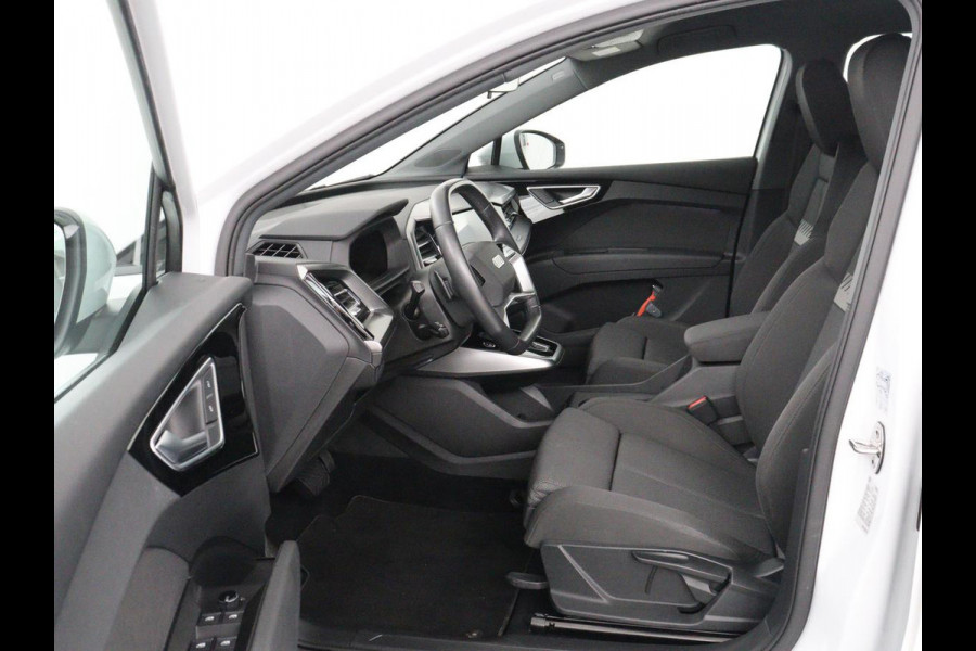 Audi Q4 e-tron 40 Advanced edition 77 kWh | SOH 94% | Stoelverwarming | Matrix LED | Carplay | Virtual Cockpit | 19'' | Parkeerhulp | Navigatie | Audi Sound | Climate control | DAB | Cruise control